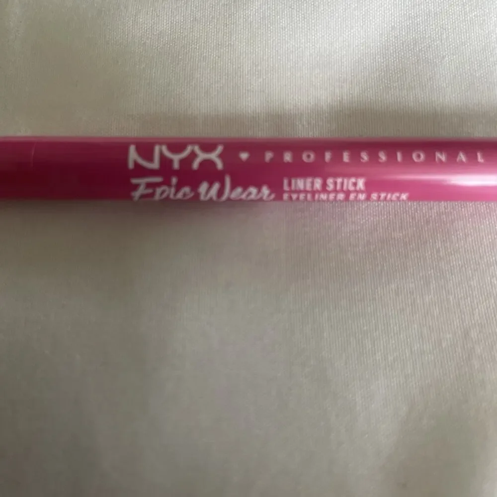 NYX Epic Wear Liner Stick Eyeliner Pencil EWLS19 Pink Spirit